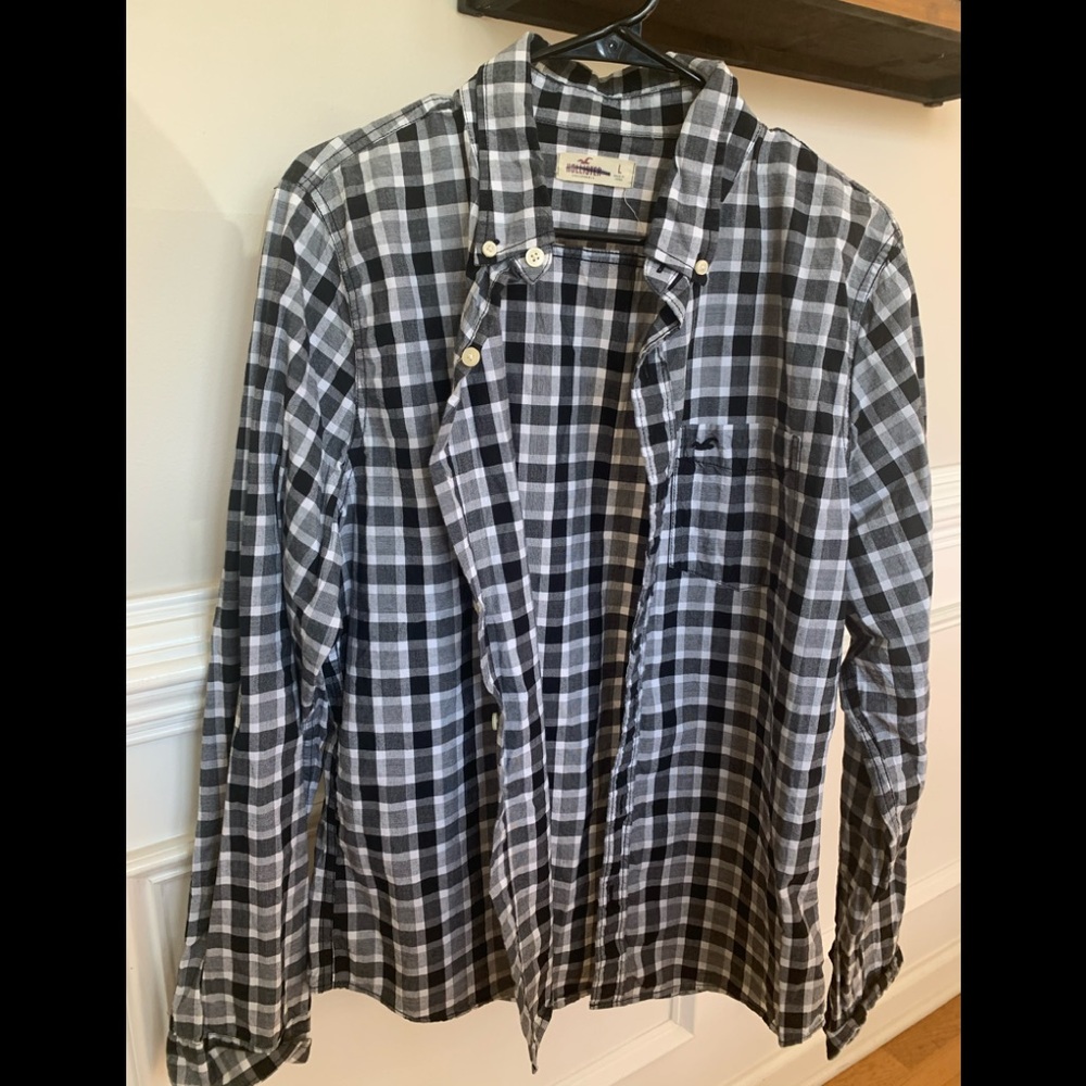 Hollister men’s size L plaid long sleeve.